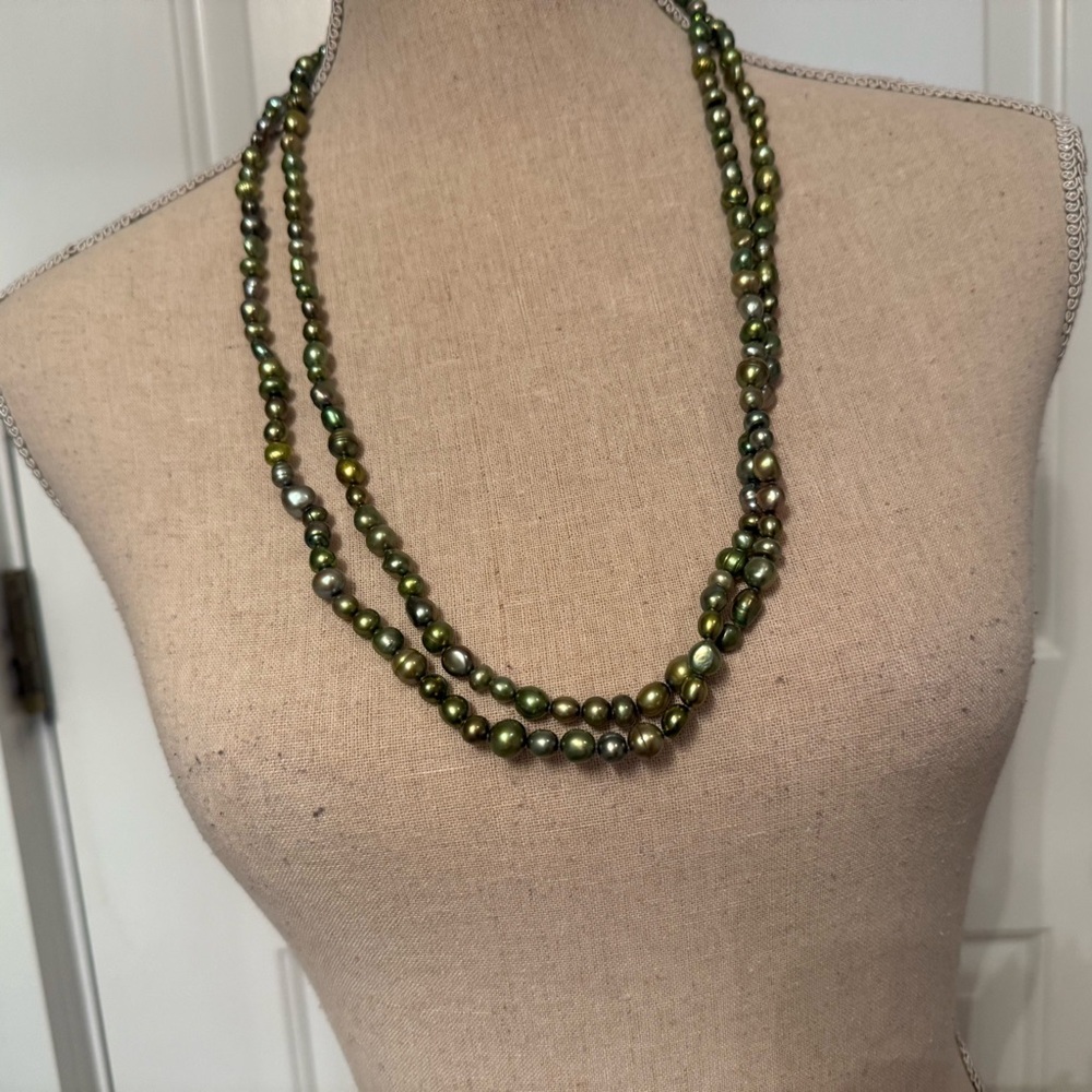 HONORA NECKLACE PEARL STRAND GREEN BAROQUE KNOTTED LONG 58”